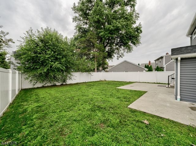 1915 Crescent Pkwy, Linden City, NJ 07036