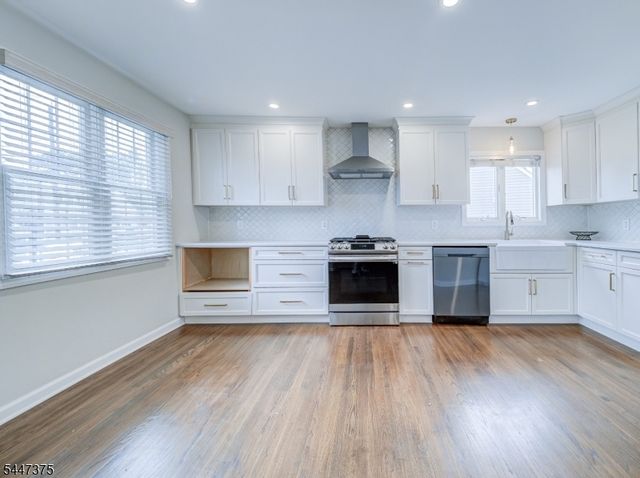 1915 Crescent Pkwy, Linden City, NJ 07036
