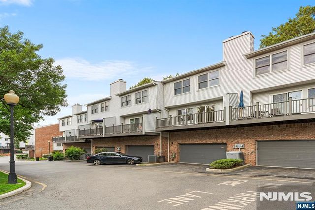 477 Undercliff Avenue, Edgewater, NJ 07020