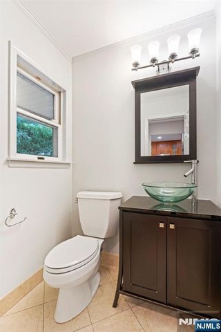 477 Undercliff Avenue, Edgewater, NJ 07020