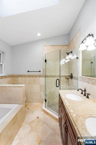 477 Undercliff Avenue, Edgewater, NJ 07020