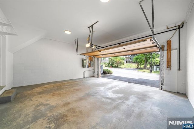 477 Undercliff Avenue, Edgewater, NJ 07020