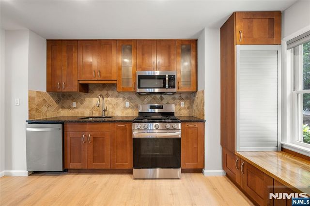 477 Undercliff Avenue, Edgewater, NJ 07020