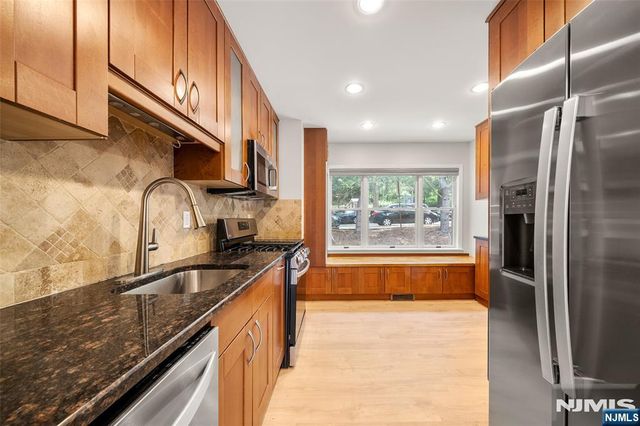 477 Undercliff Avenue, Edgewater, NJ 07020