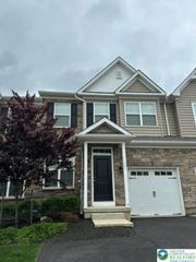 585 Gray Feather Way, Upper Macungie Twp, PA 18104
