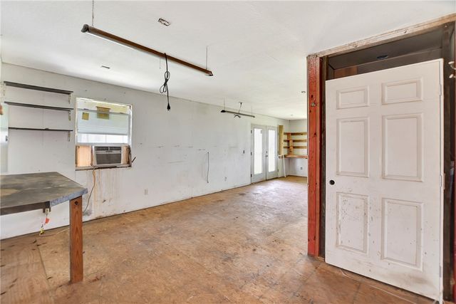 301 Price Street, Madisonville, TX 77864
