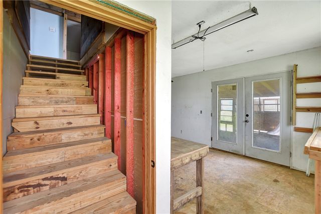 301 Price Street, Madisonville, TX 77864