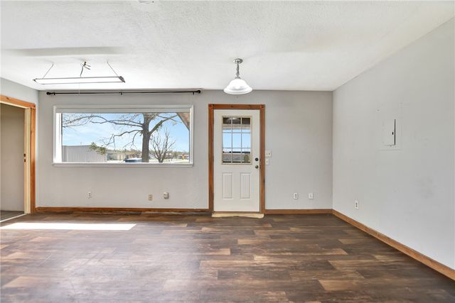 301 Price Street, Madisonville, TX 77864