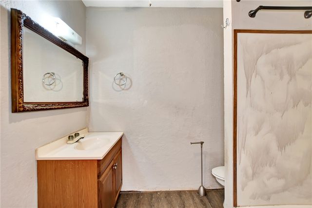 301 Price Street, Madisonville, TX 77864