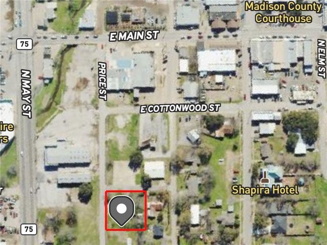 301 Price Street, Madisonville, TX 77864
