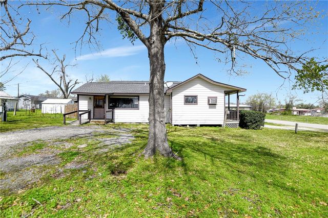 301 Price Street, Madisonville, TX 77864