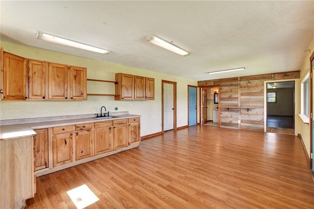 301 Price Street, Madisonville, TX 77864