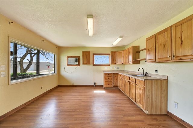301 Price Street, Madisonville, TX 77864