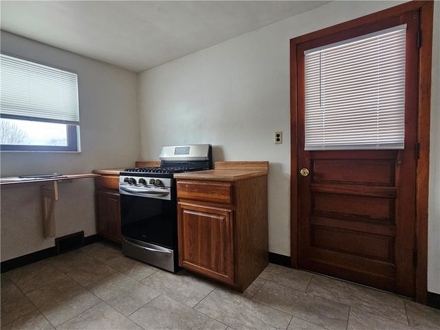 119 Springhouse Dr, Center Twp, PA 16001