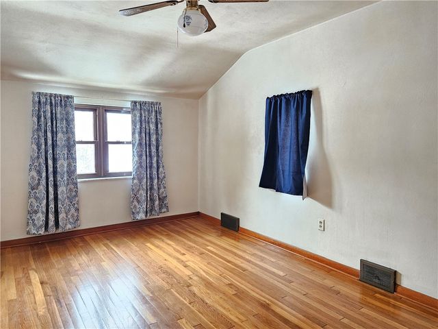 119 Springhouse Dr, Center Twp, PA 16001