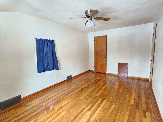 119 Springhouse Dr, Center Twp, PA 16001