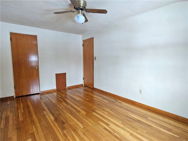 119 Springhouse Dr, Center Twp, PA 16001