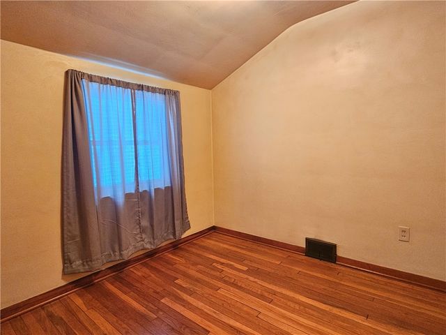 119 Springhouse Dr, Center Twp, PA 16001