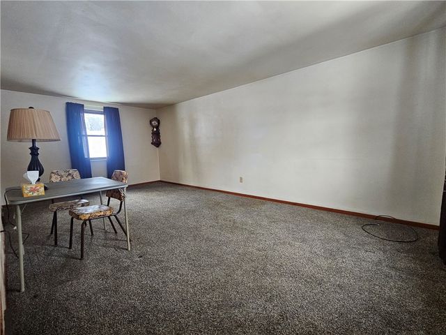 119 Springhouse Dr, Center Twp, PA 16001