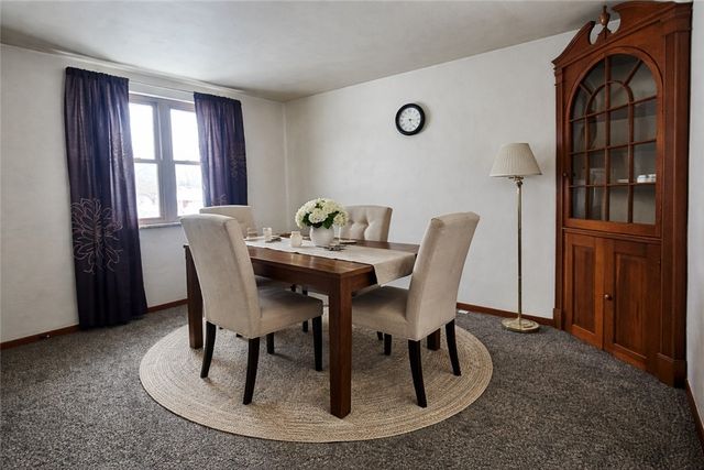 119 Springhouse Dr, Center Twp, PA 16001