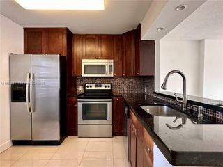20500 W Country Club Dr 706, Aventura, FL 33180