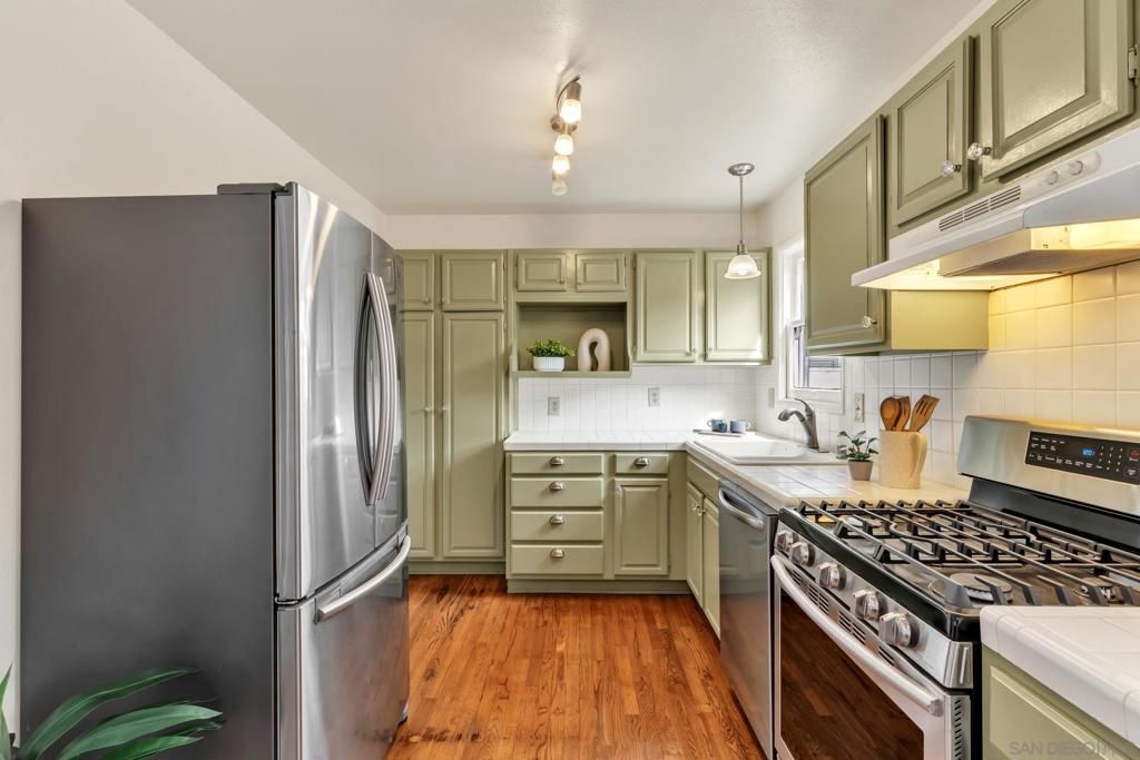 Image 17 of property listing at 241 243 F Avenue, Coronado, CA 92118