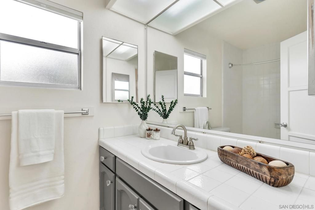 Image 19 of property listing at 241 243 F Avenue, Coronado, CA 92118