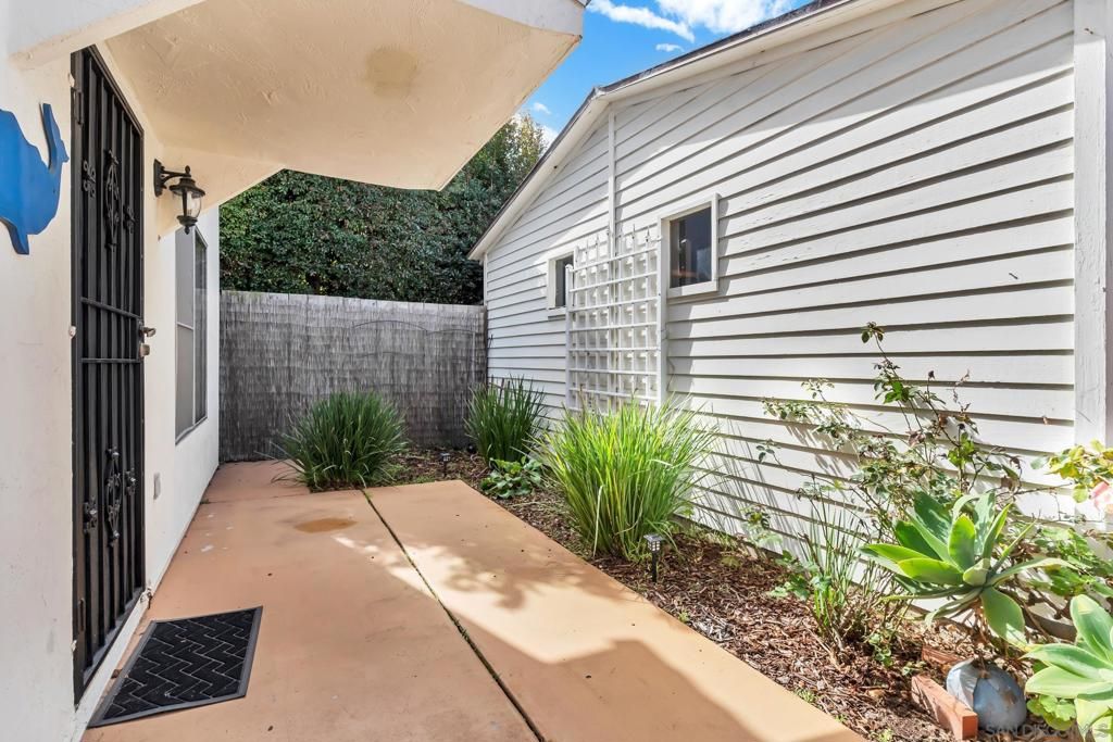 Image 28 of property listing at 241 243 F Avenue, Coronado, CA 92118