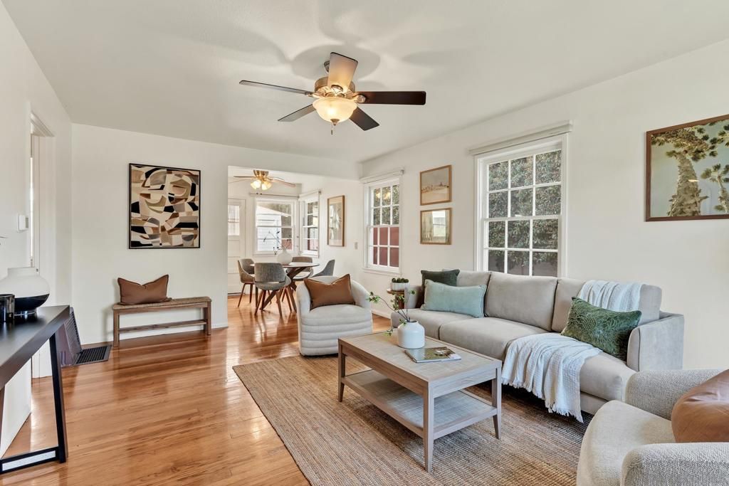 Image 3 of property listing at 241 243 F Avenue, Coronado, CA 92118