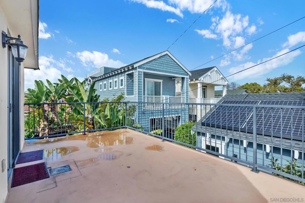 Image 30 of property listing at 241 243 F Avenue, Coronado, CA 92118