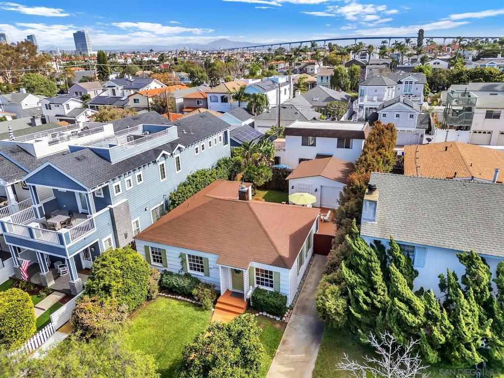 Image 40 of property listing at 241 243 F Avenue, Coronado, CA 92118