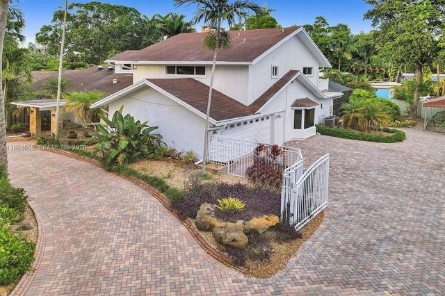 2120 SW 28th Way, Fort Lauderdale, FL 33312