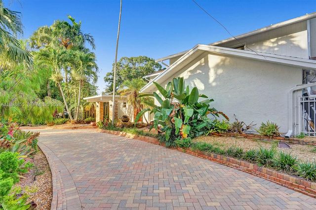 2120 SW 28th Way, Fort Lauderdale, FL 33312