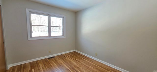 10335 Wayne Trace, Fort Wayne, IN 46816