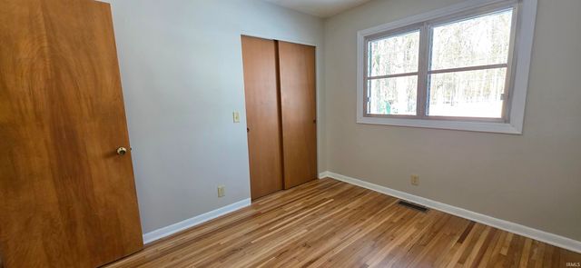 10335 Wayne Trace, Fort Wayne, IN 46816