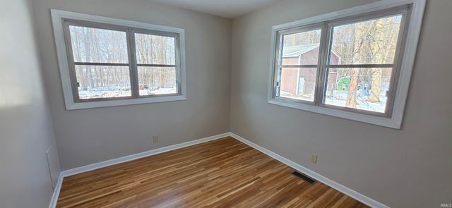 10335 Wayne Trace, Fort Wayne, IN 46816