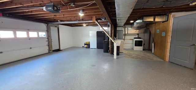 10335 Wayne Trace, Fort Wayne, IN 46816