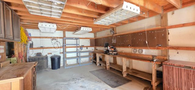 10335 Wayne Trace, Fort Wayne, IN 46816