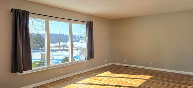 10335 Wayne Trace, Fort Wayne, IN 46816