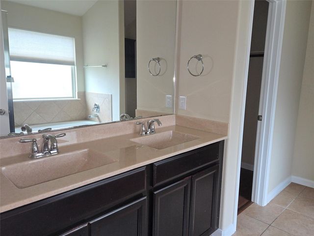 1113 April Meadows LOOP, Georgetown, TX 78626