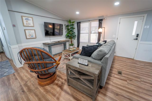 4405 LOMA VISTA DRIVE, Valrico, FL 33596