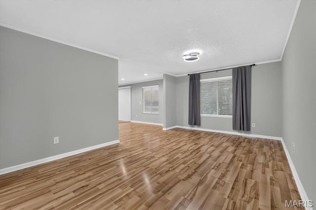 1438 Silverleaf Lane, St Louis, MO 63146