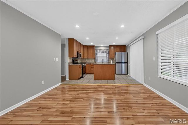 1438 Silverleaf Lane, St Louis, MO 63146