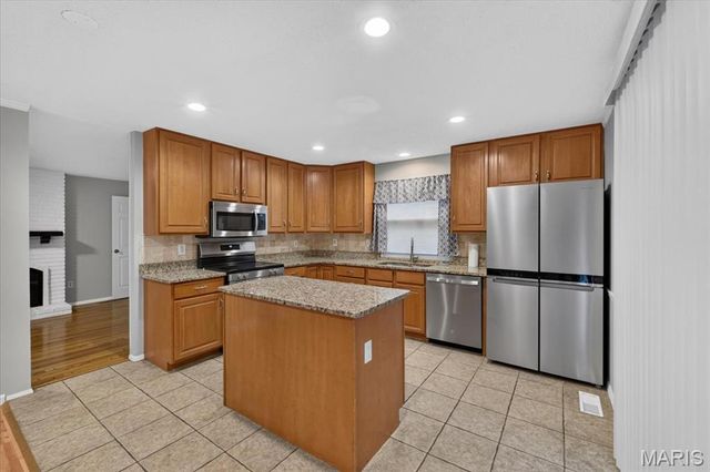 1438 Silverleaf Lane, St Louis, MO 63146
