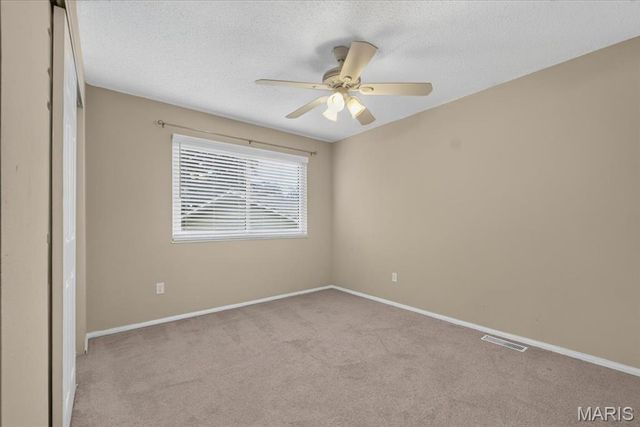 1438 Silverleaf Lane, St Louis, MO 63146