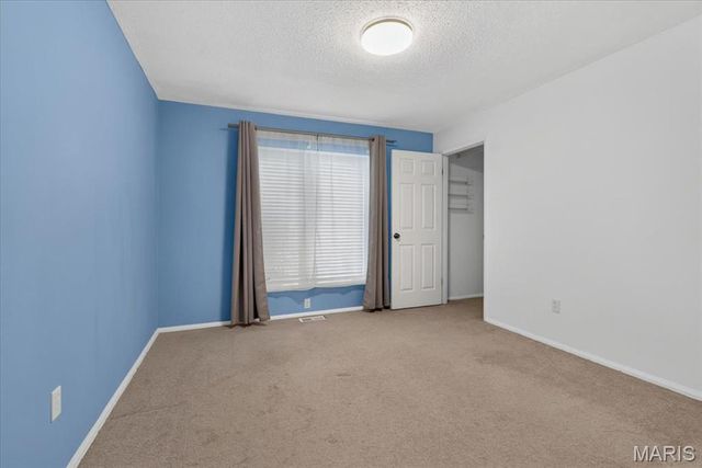 1438 Silverleaf Lane, St Louis, MO 63146