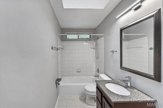 1438 Silverleaf Lane, St Louis, MO 63146