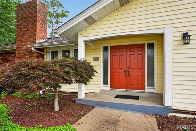 1438 Silverleaf Lane, St Louis, MO 63146