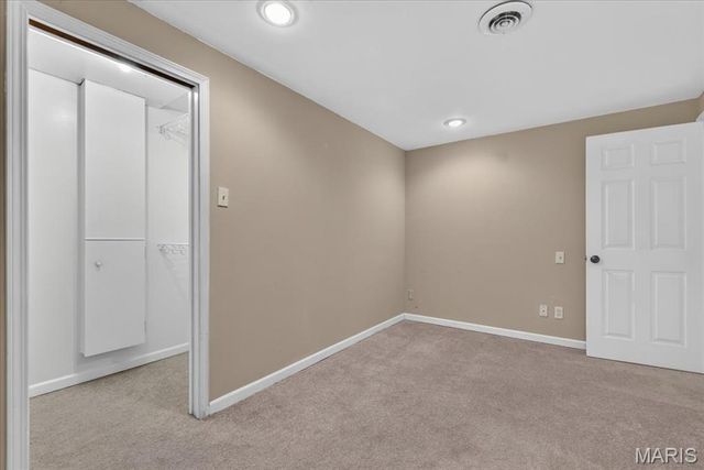 1438 Silverleaf Lane, St Louis, MO 63146