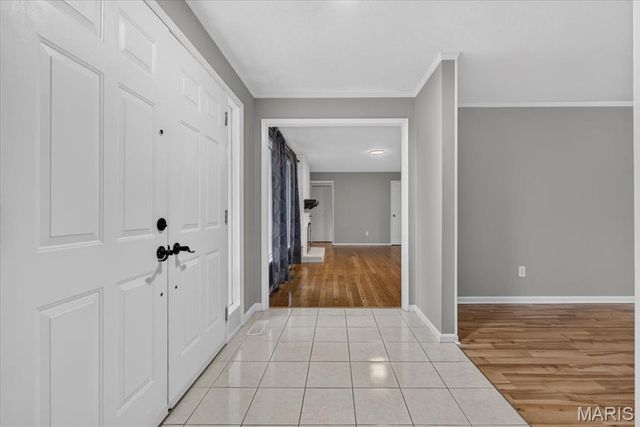 1438 Silverleaf Lane, St Louis, MO 63146